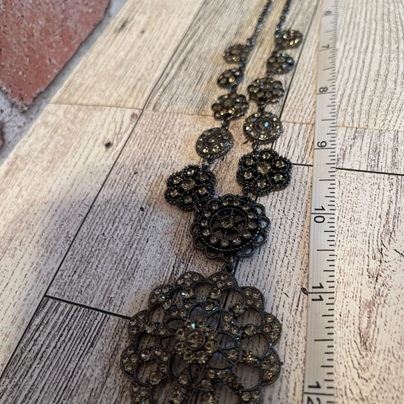 ST Thomas gun metal Rhinestone Necklace. - Picture 12 of 13